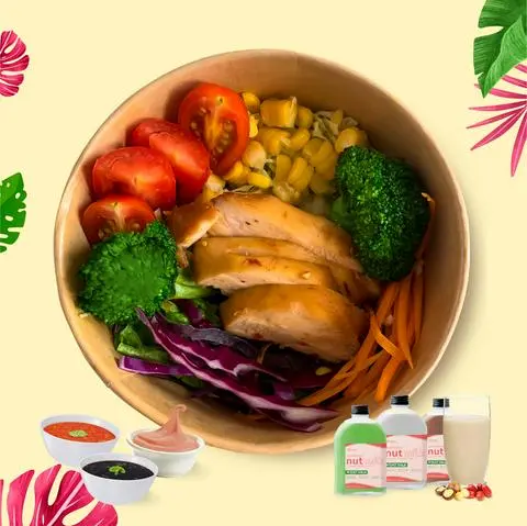 Hình ảnh Salad ức gà nướng + 250ml sữa hạt