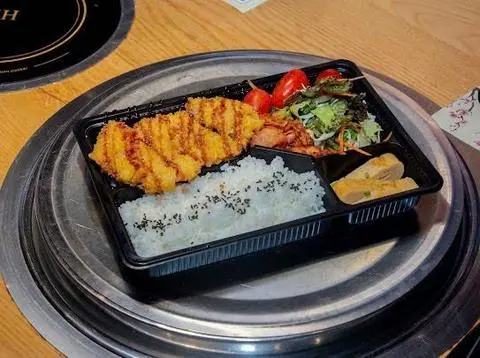 Hình ảnh Cơm thịt chiên tonkotsu