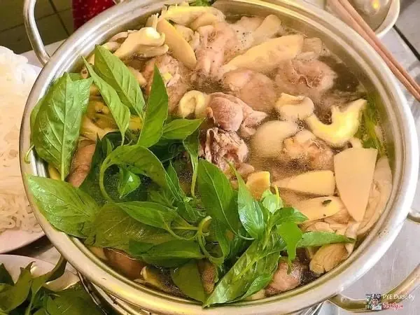 Hình ảnh Lẩu Gà Lá É sz ( S )