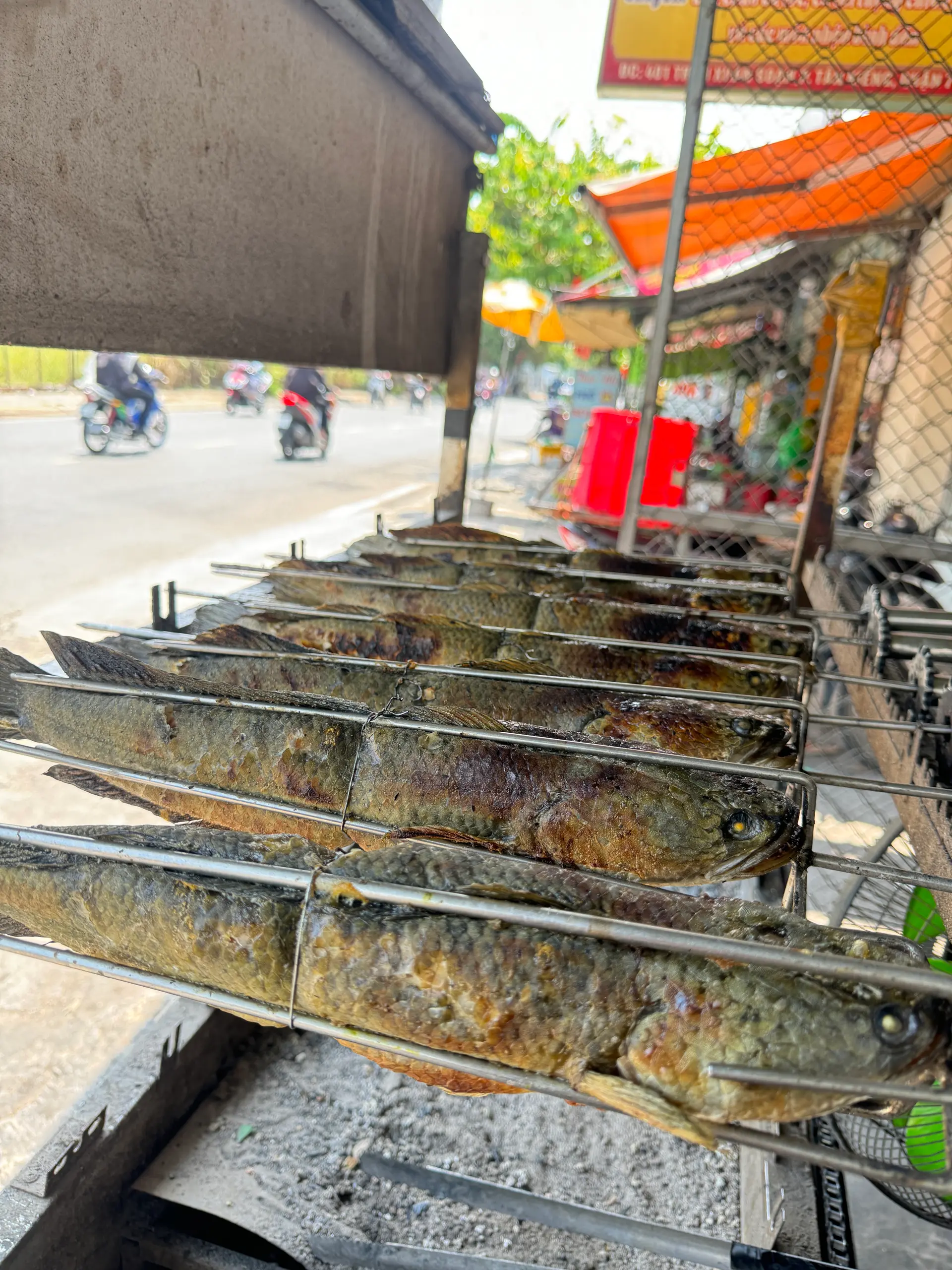 Hình ảnh Cá Lóc Nướng(để nguyên cúng)