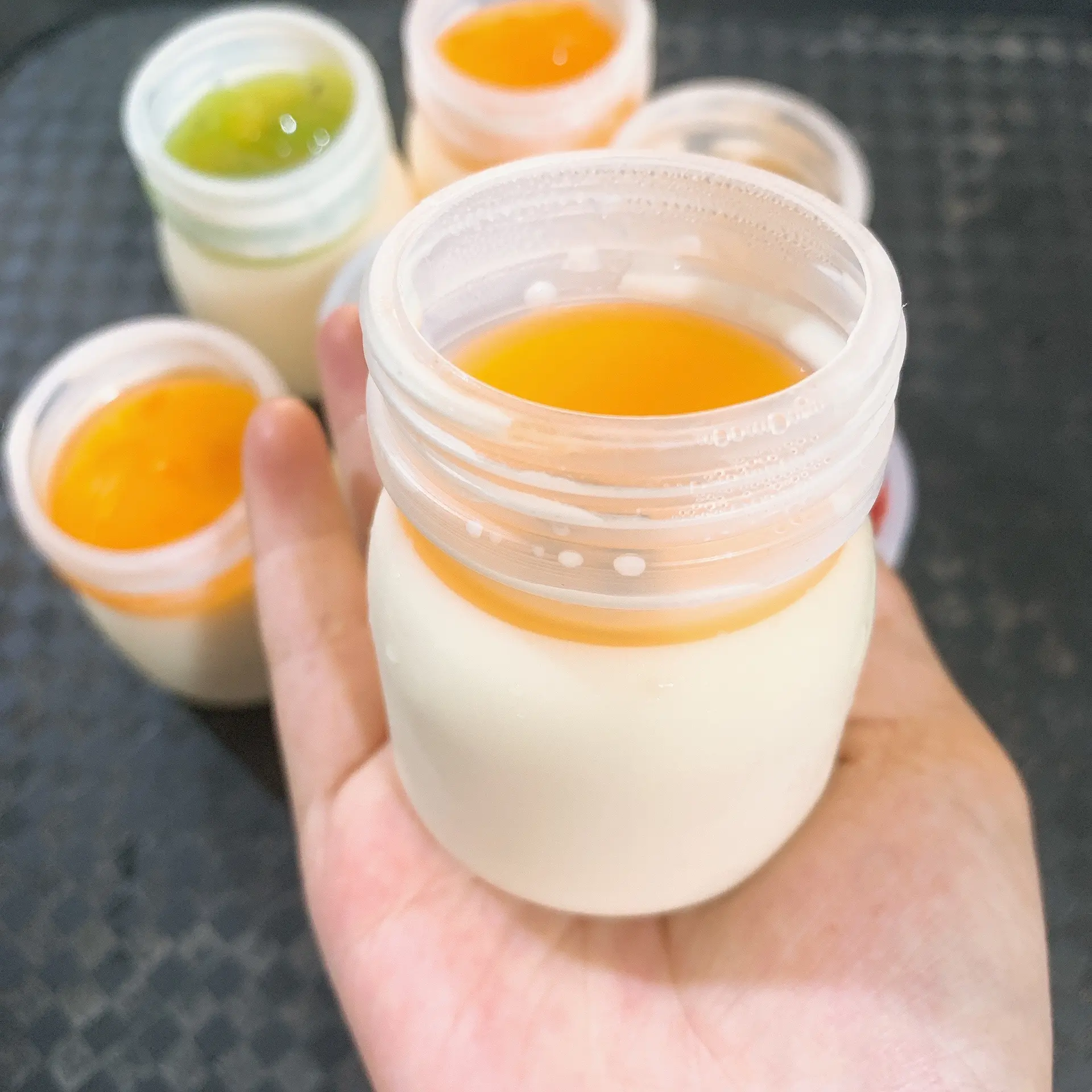 Hình ảnh Sữa chua phô mai + xốt Xoài