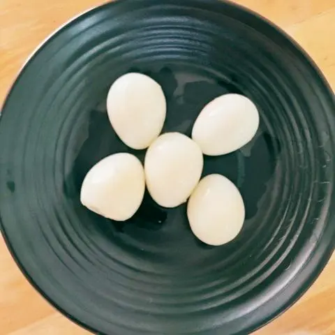 Hình ảnh Trứng cút thêm