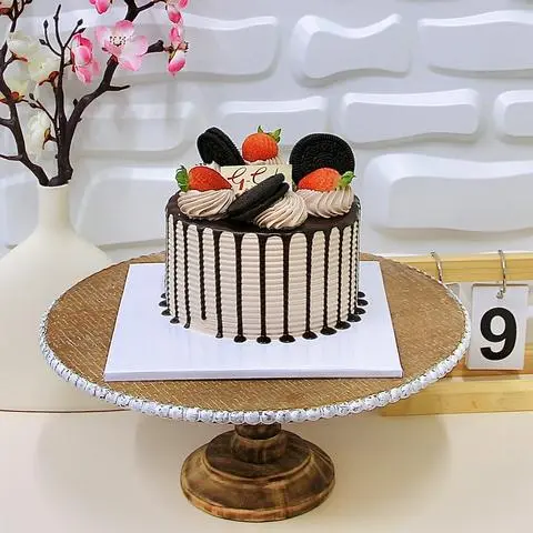 Hình ảnh Bánh Kem Sinh Nhật Bơ NewZealand 12cm Nâu Socola Dâu Tây Oreo