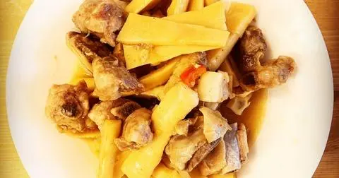 Hình ảnh Cơm Sườn Kho Măng Tươi