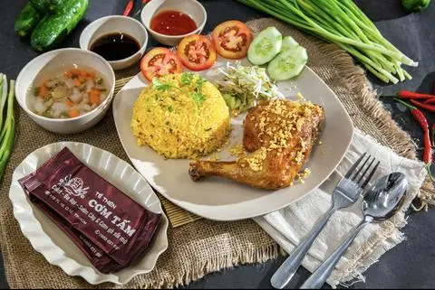 Hình ảnh Cơm Gà sốt mắm lớn