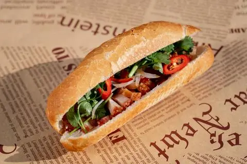 Hình ảnh Bánh mì heo quay