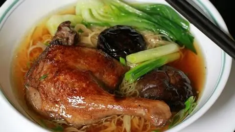 Hình ảnh Mì Vịt Tiềm Đùi Góc Tư 