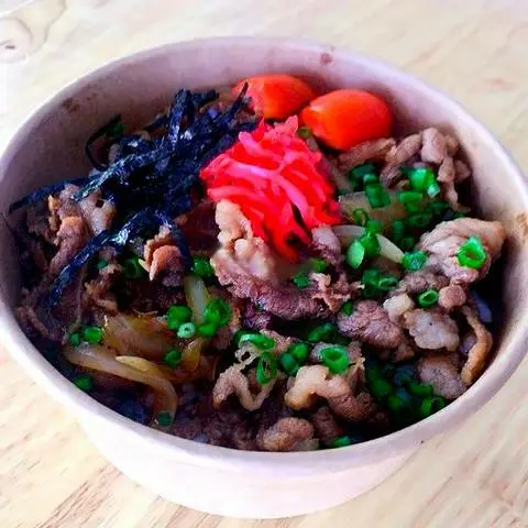 Hình ảnh Cơm Bò Mỹ Xào - Gyu Nikudon + Soup Miso
