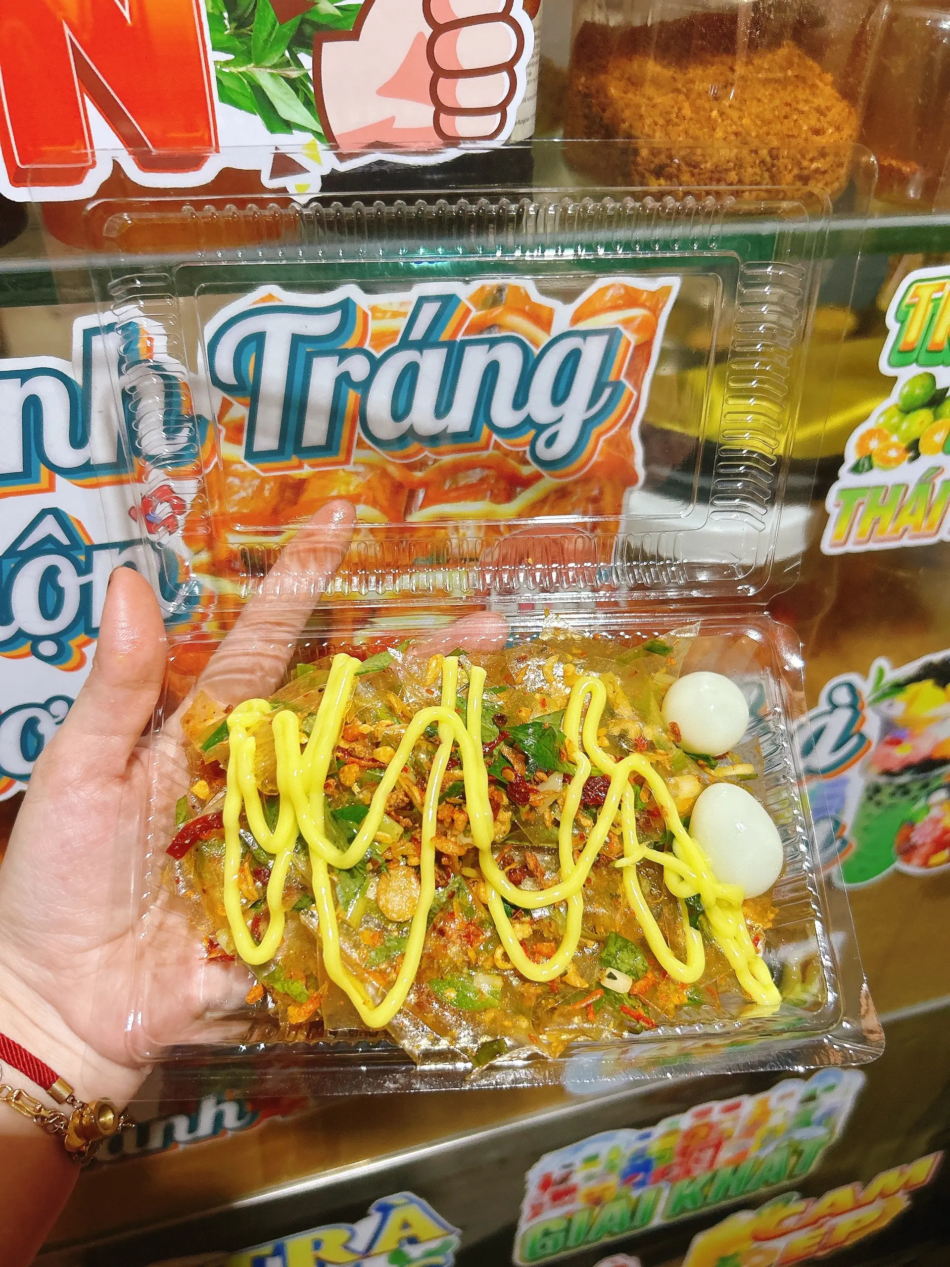 Hình ảnh Bánh Tráng Phơi Sương Trộn Muối Bò Cay