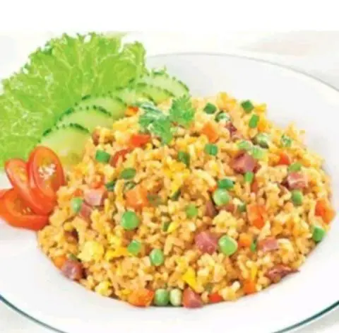 Hình ảnh CƠM CHIÊN DƯƠNG CHÂU+ 1 ỐP LA(Yangzhou fried rice)