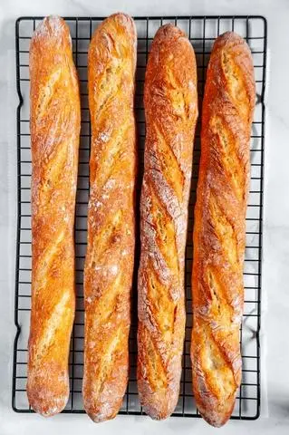 Hình ảnh Baguette Truyền Thống