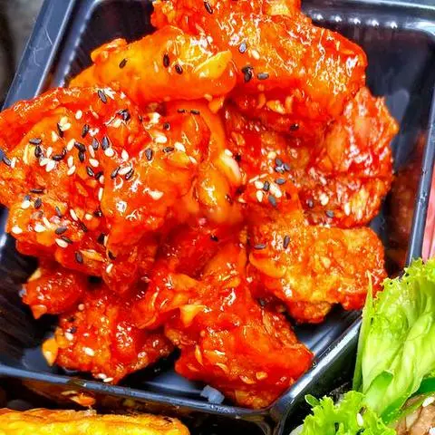 Hình ảnh Gà tokbokki sốt chua ngọt