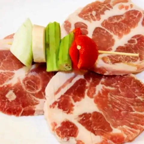 Hình ảnh BBQ. Thịt cổ heo+rau+cơm +món ăn phụ