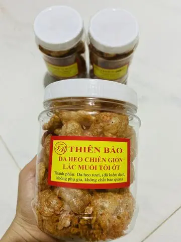 Hình ảnh Da heo chiên giòn lắc  ớt tỏi hủ lớn 
