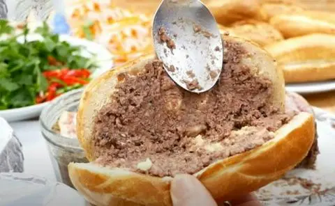 Hình ảnh bánh mì sốt bơ pate 