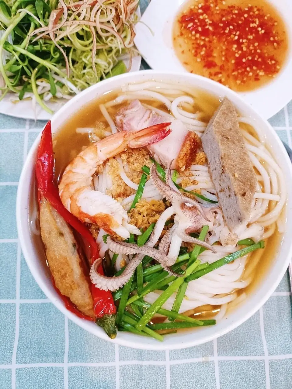 Hình ảnh Bún mắm tô vừa ( Bao gồm dụng cụ ăn )