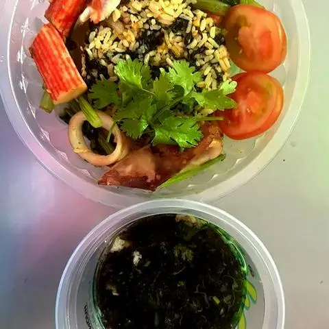 Hình ảnh Cơm trộn rong biển hải sản - canh trứng lòng đào