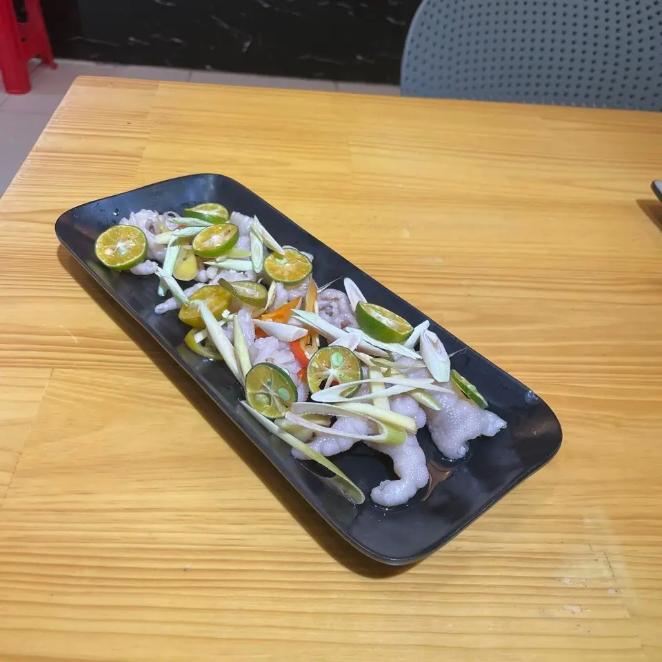 Hình ảnh chân gà sả tắc