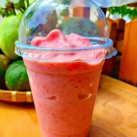 Hình ảnh Sinh tố dâu - strawberry smoothie
