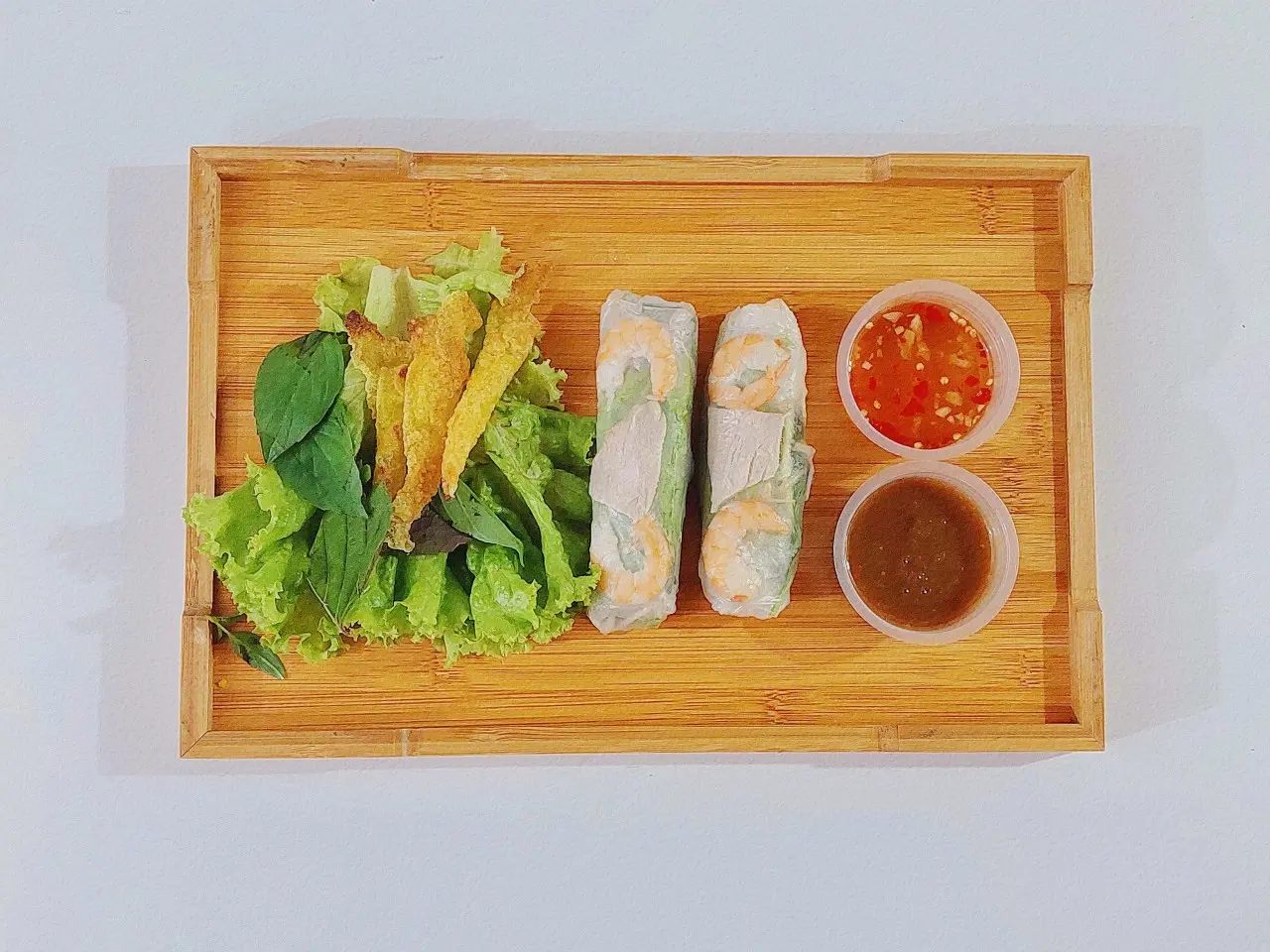 Hình ảnh Combo 5 cuốn tôm thịt + Nước