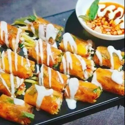 Hình ảnh Bánh tráng cuốn sốt muối béo 