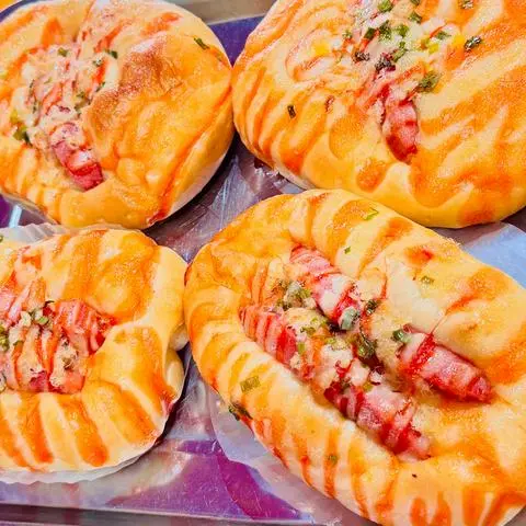 Hình ảnh Bánh xúc xích chà bông