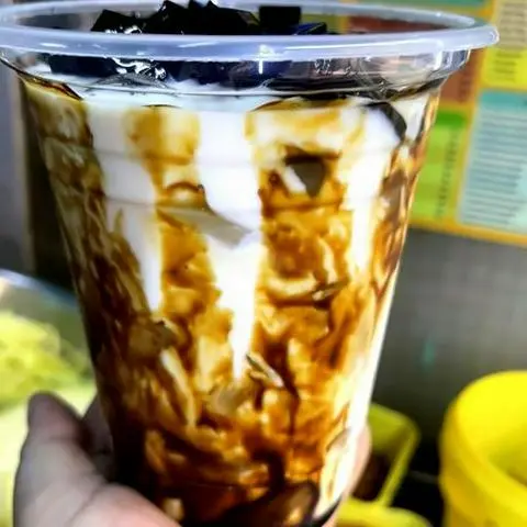 Hình ảnh Sữa tươi sương sáo đường đen ly lớn