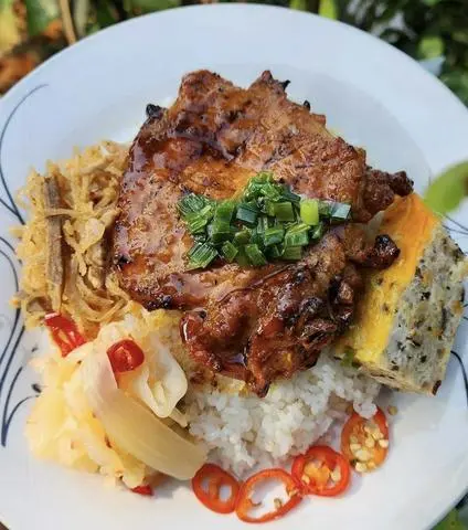 Hình ảnh Cơm Tấm Sà - Bì - Chưởng (Sườn nướng - Bì Thịt - Chả Trứng)