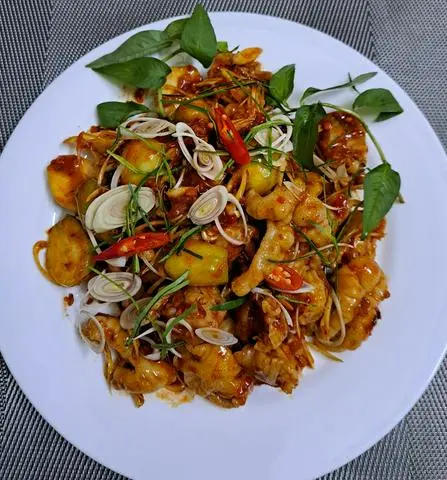 Hình ảnh Chân gà rút xương Sốt Thái (size Lớn)