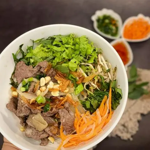 Hình ảnh Bún thịt bò xào