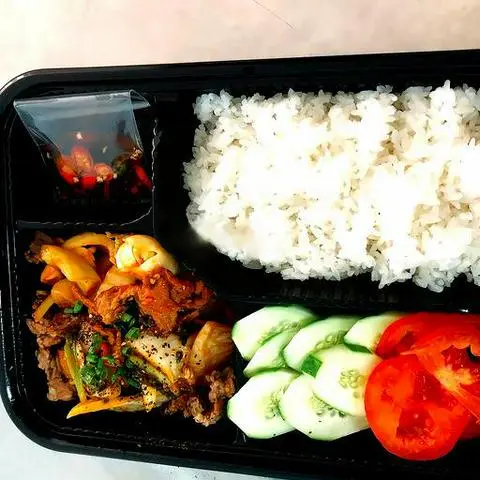Hình ảnh Cơm bò xào cải chua