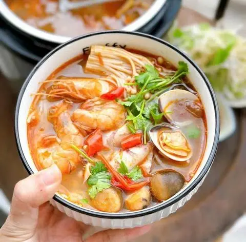 Hình ảnh Bún Thái Thập Cẩm size Vừa