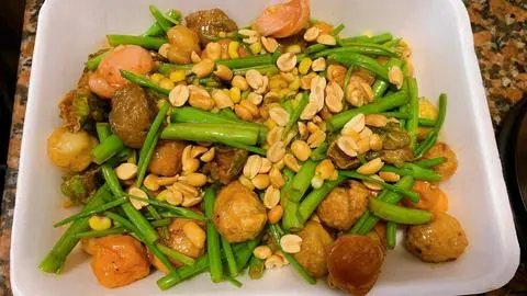 Hình ảnh Đồ chiên sốt mắm tỏi