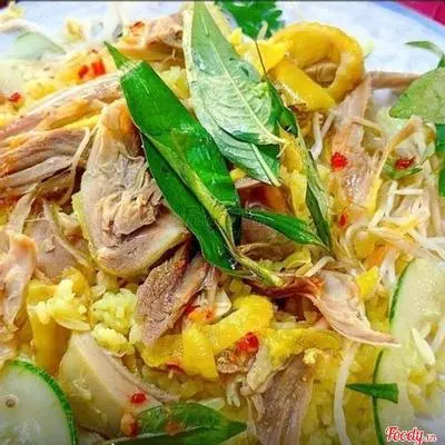 Hình ảnh Cơm Đùi Gà 1/4 Xé Phay Bóp Rau Răm (Chicken rice and salad)