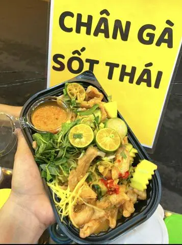 Hình ảnh Chân gà sốt thái 80k 