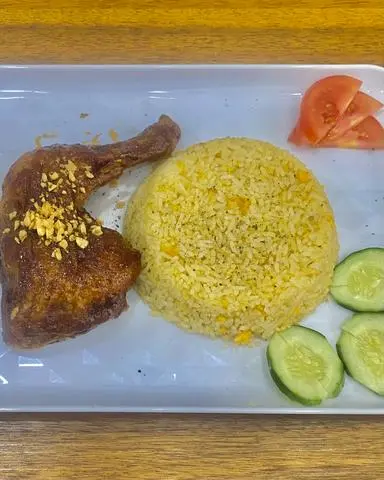 Hình ảnh Cơm chiên đùi gà góc tư sốt 265