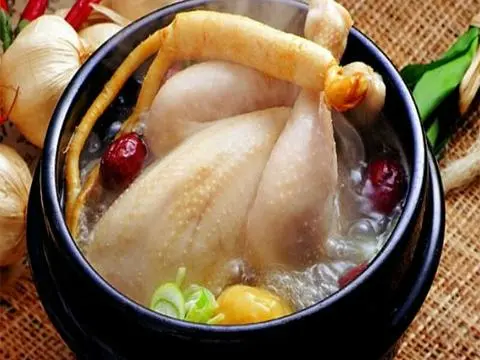 Hình ảnh Gà Hầm Sâm (1/4 con gà ta )