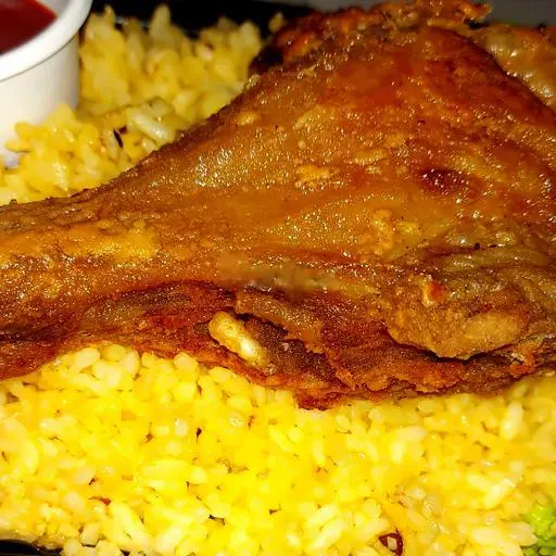 Hình ảnh Cơm gà xối mỡ