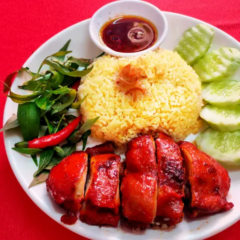 Hình ảnh Cơm Gà Quay Mật Ong