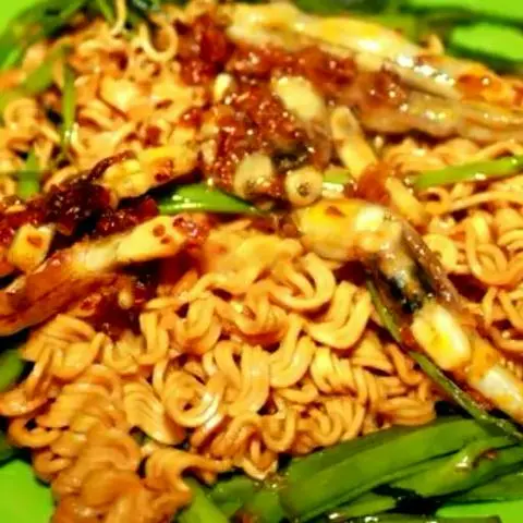 Hình ảnh Mì xào ốc mống tay