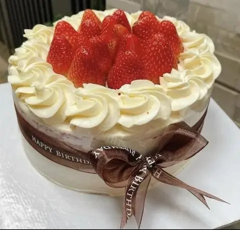 Hình ảnh bánh kem sữa tươi trái cây 
