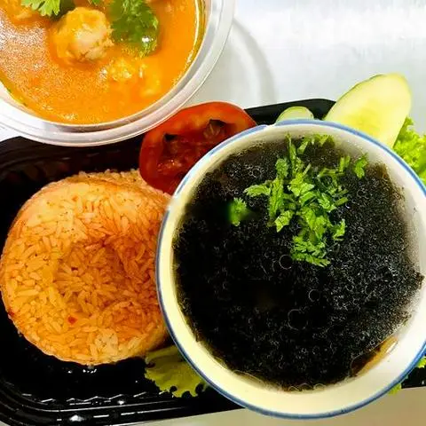 Hình ảnh Cơm trộn thịt xíu mại - canh rong biển