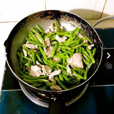Hình ảnh Cơm thịt xào đậu que