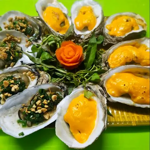 Hình ảnh Hàu nướng mỡ hành - sét (2 con)