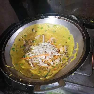 Hình ảnh Bánh xèo Tôm Thịt nấm (Mushroom pancakes with shrimp and meat)