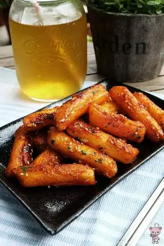 Hình ảnh Tokbokki chiên sốt cay Hàn Quốc