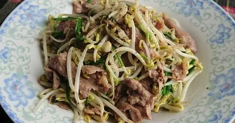Hình ảnh Cơm bò xào giá