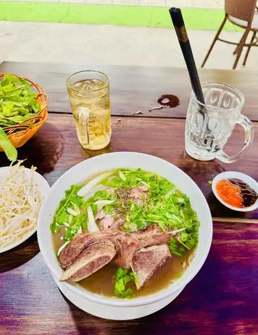 Hình ảnh Phở sườn nướng - thịt