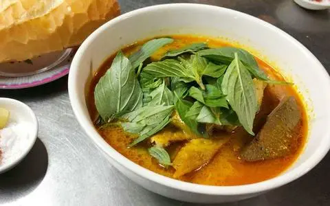 Hình ảnh Bánh Mì Cà Ri Vịt