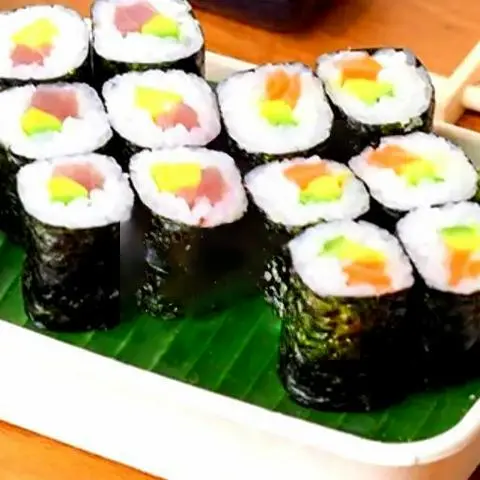 Hình ảnh Combo Maki  Cá Hồi & Cá Ngừ Mix Bơ